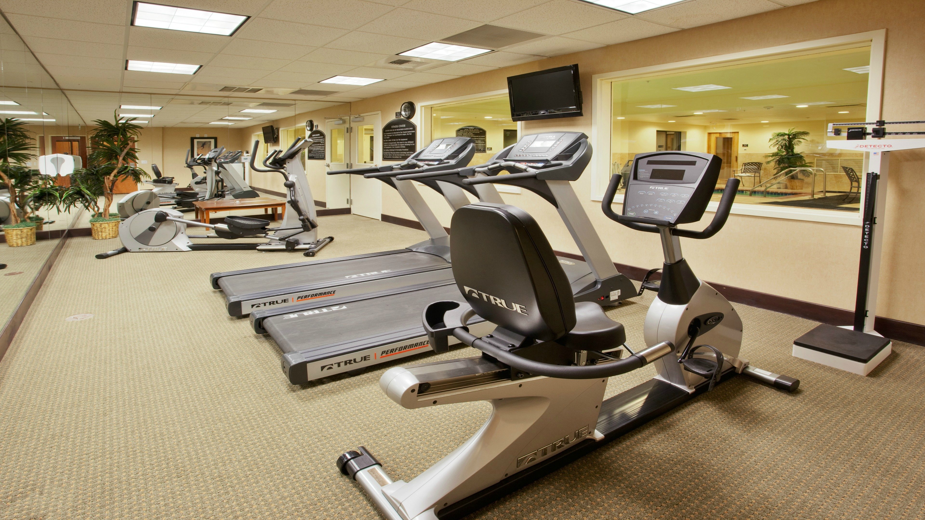 holiday inn express hotel and suites lincoln by ihg
