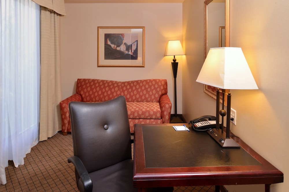holiday inn express hotel and suites lincoln by ihg