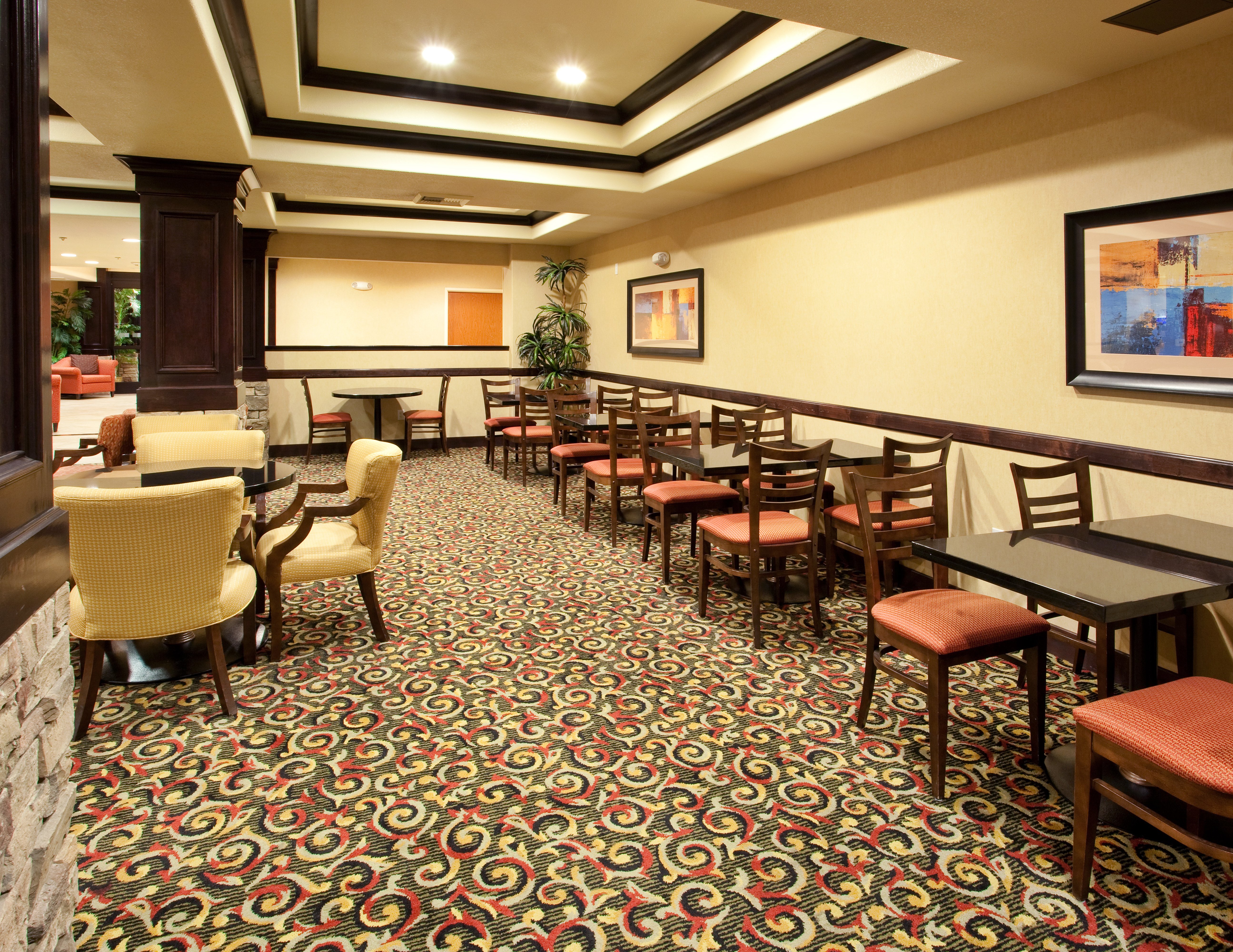 holiday inn express hotel and suites lincoln by ihg