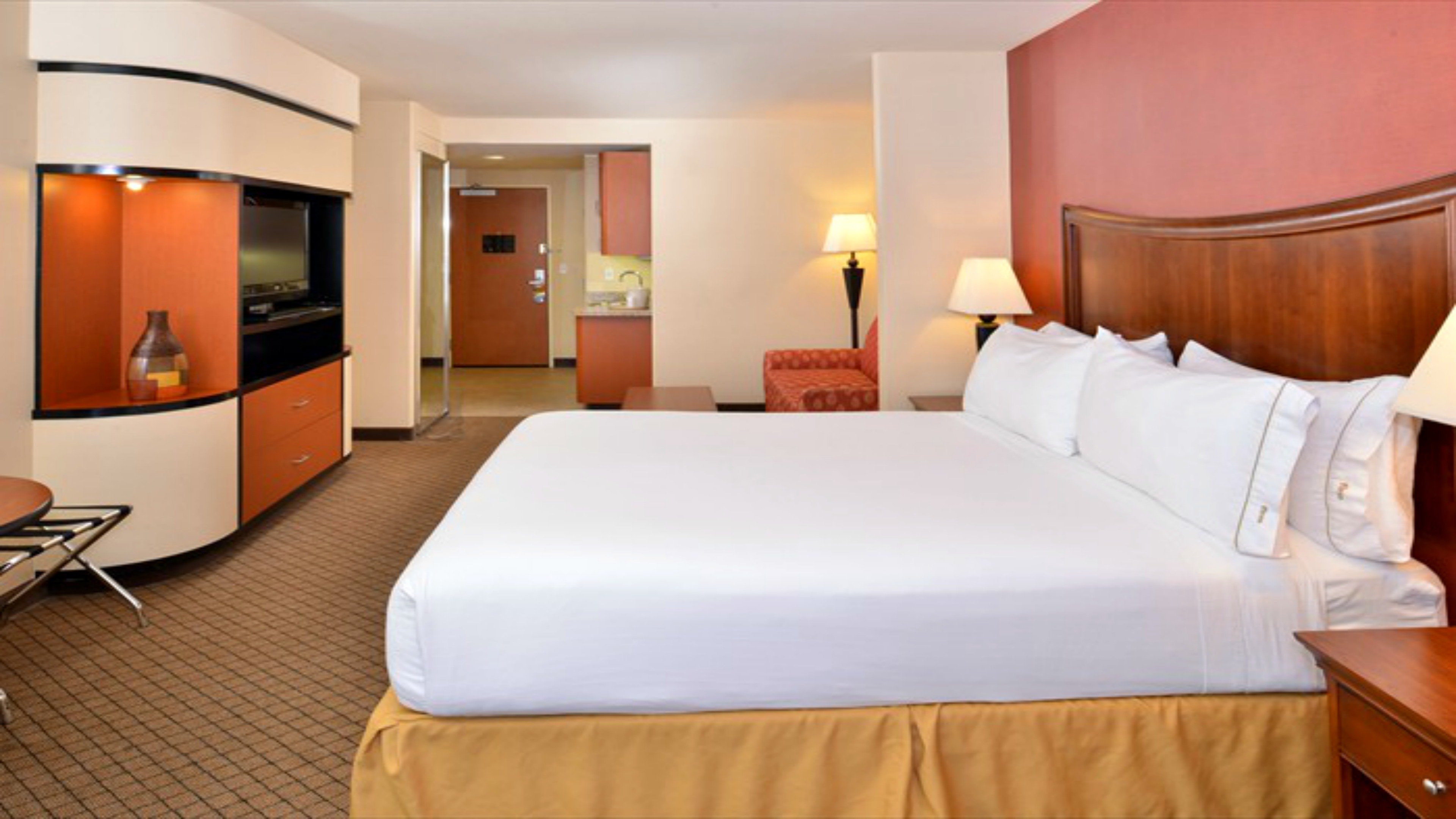 holiday inn express hotel and suites lincoln by ihg