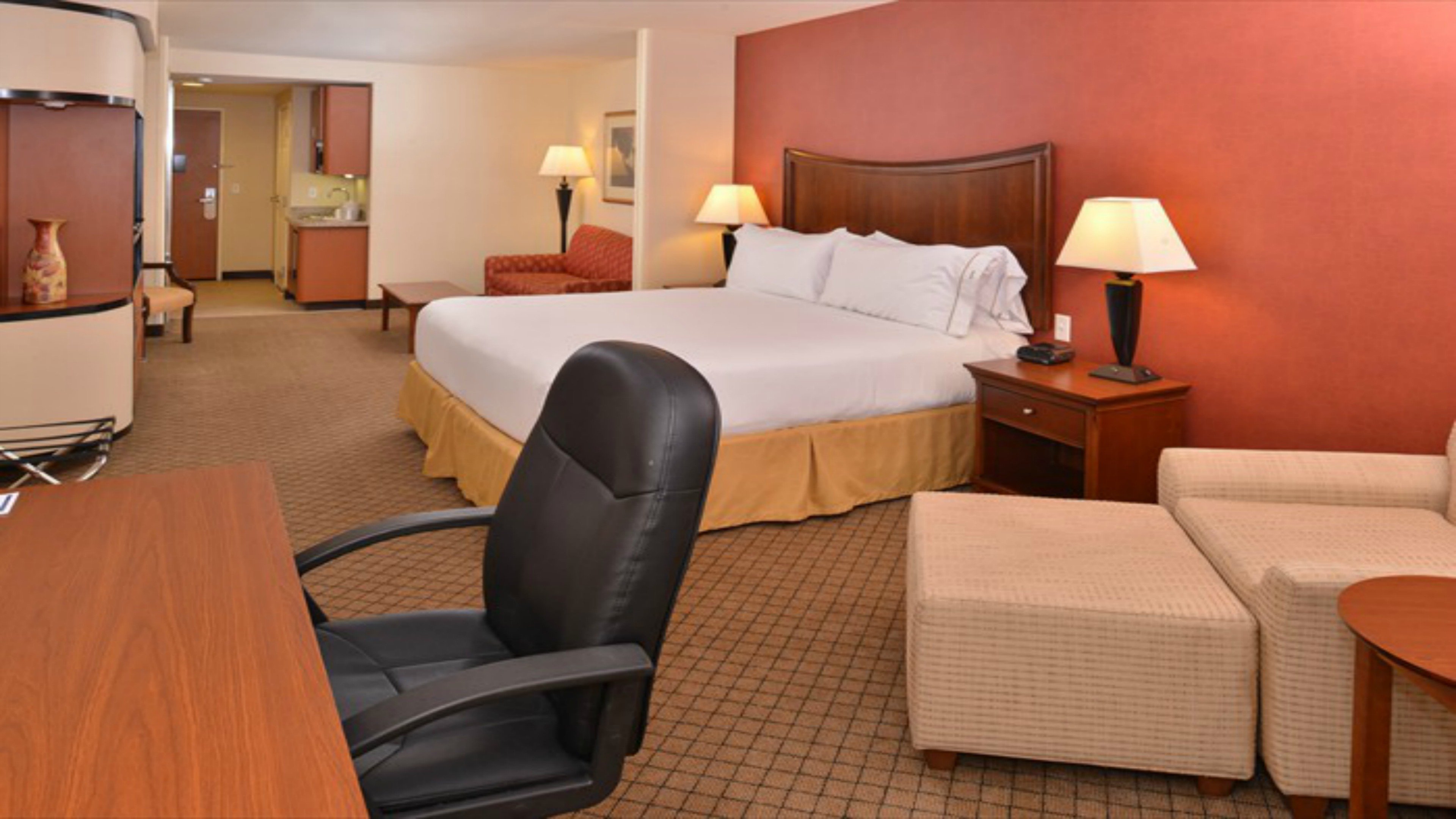 holiday inn express hotel and suites lincoln by ihg
