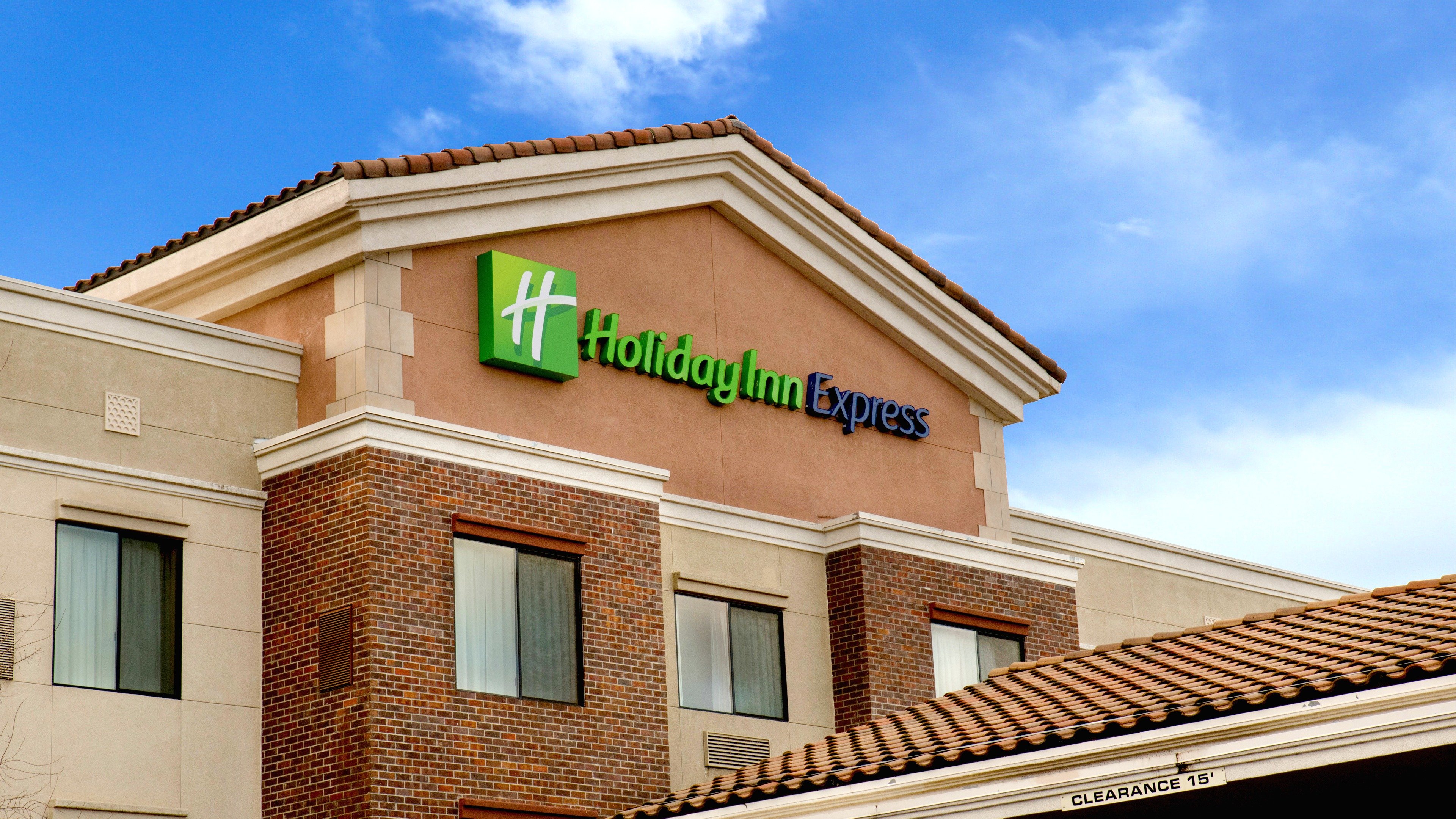 holiday inn express hotel and suites lincoln by ihg