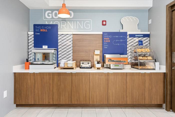 holiday inn express hotel and suites lincoln by ihg
