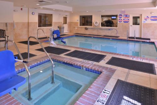 holiday inn express hotel and suites lincoln by ihg