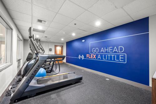holiday inn express hotel and suites lincoln by ihg