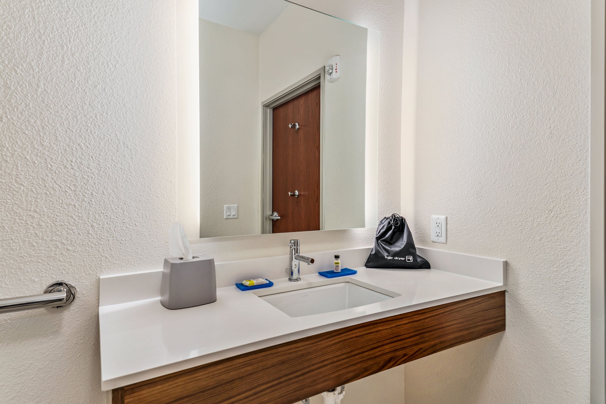 holiday inn express suites van buren ft smith area by ihg