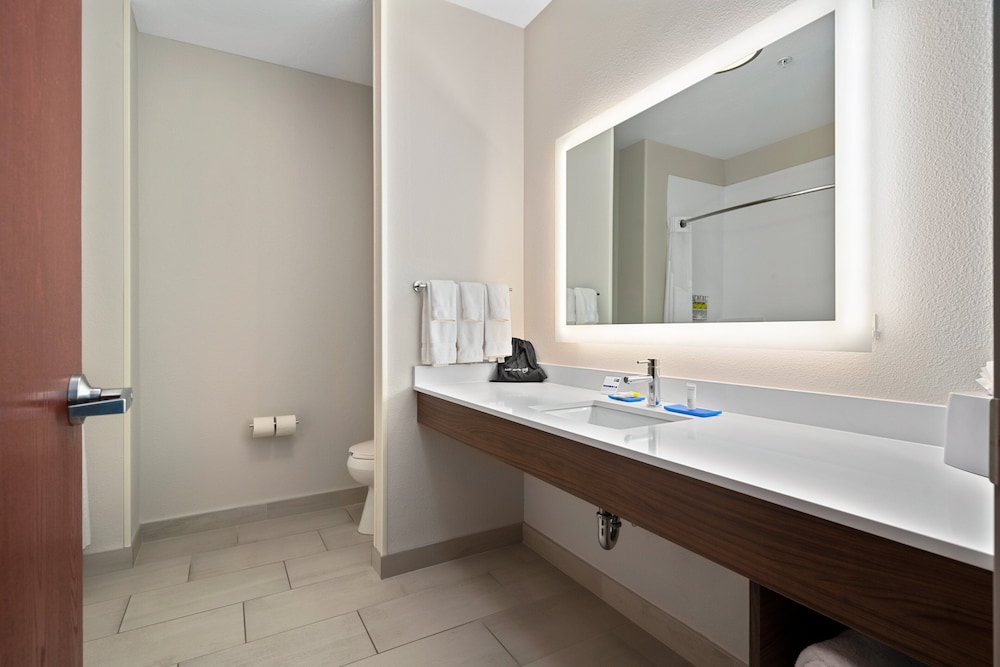 holiday inn express suites van buren ft smith area by ihg