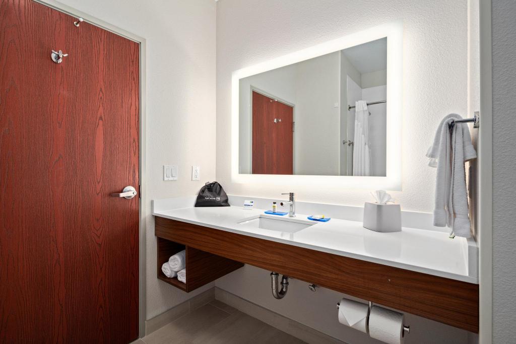 holiday inn express suites van buren ft smith area by ihg