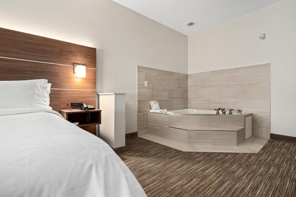 holiday inn express suites van buren ft smith area by ihg