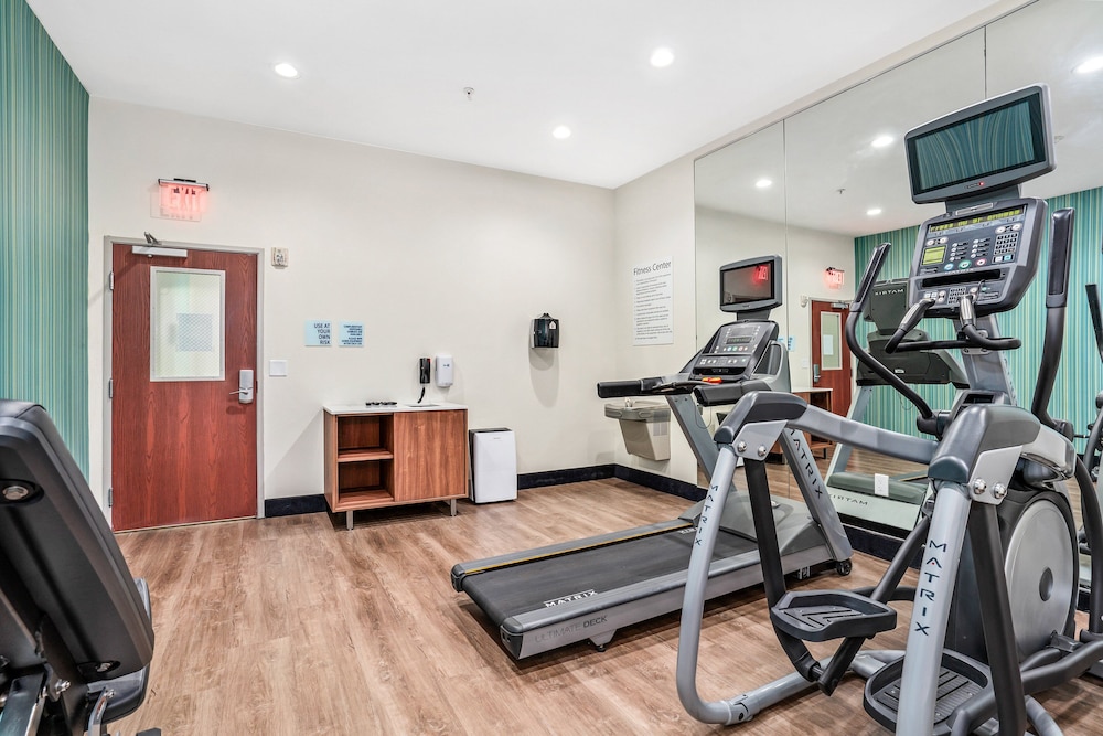 holiday inn express suites van buren ft smith area by ihg