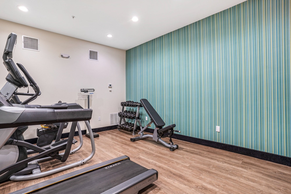 holiday inn express suites van buren ft smith area by ihg