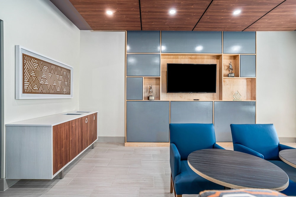 holiday inn express suites van buren ft smith area by ihg