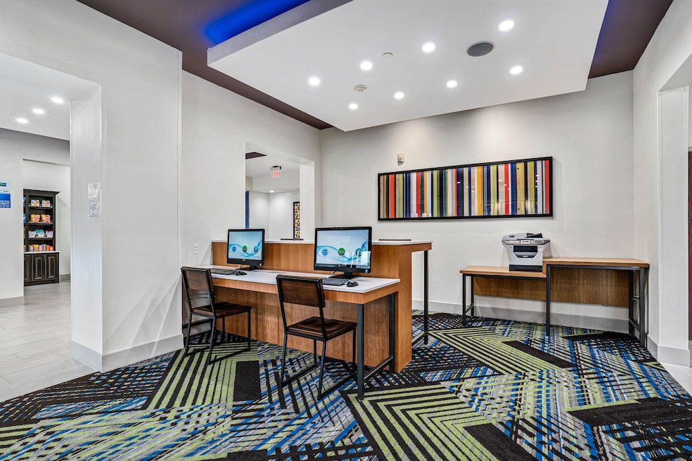 holiday inn express suites van buren ft smith area by ihg