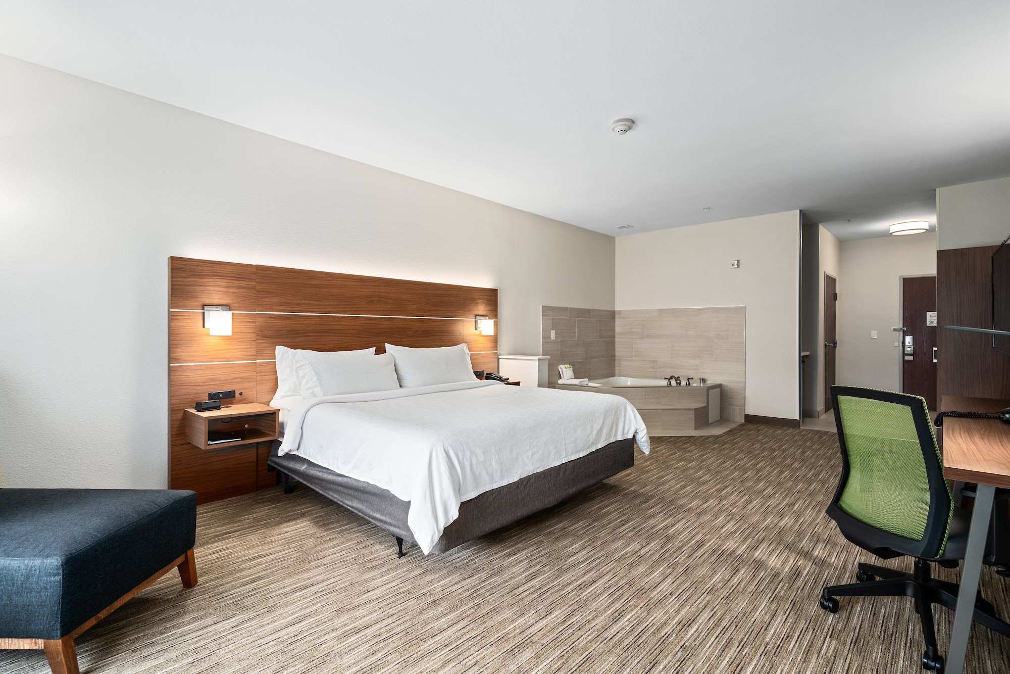 holiday inn express suites van buren ft smith area by ihg