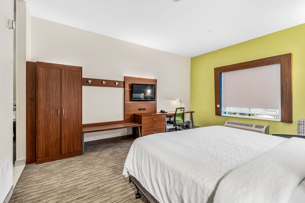 holiday inn express suites van buren ft smith area by ihg