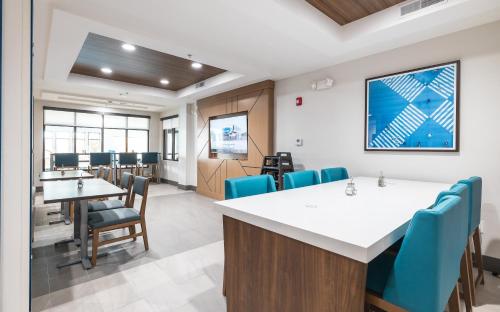 holiday inn express hotel and suites st robert by ihg