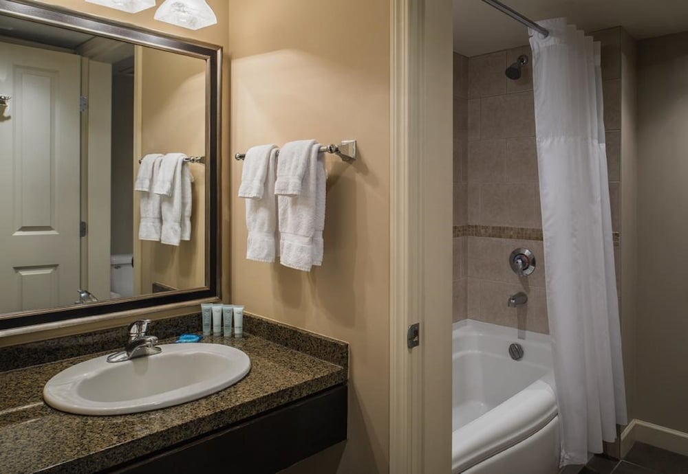 executive suites hotel and resort squamish