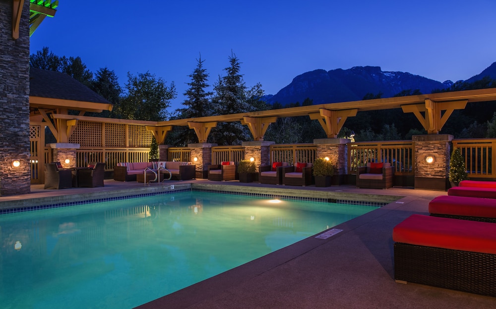 executive suites hotel and resort squamish