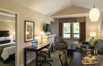 executive suites hotel and resort squamish