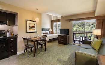 executive suites hotel and resort squamish