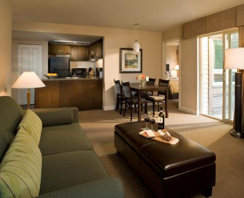 executive suites hotel and resort squamish