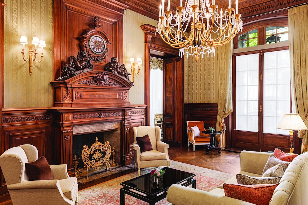 shangri la paris