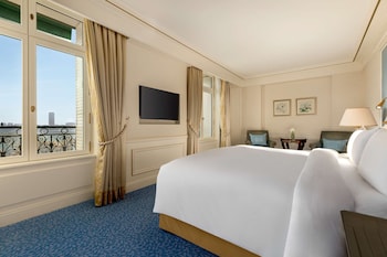 shangri la paris