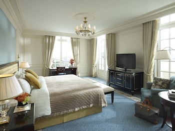 shangri la paris