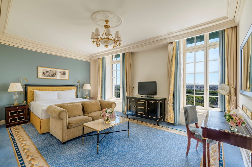 shangri la paris