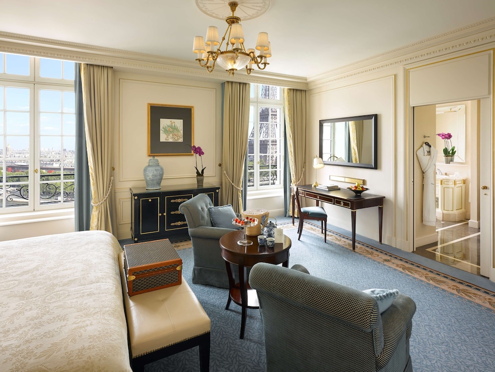 shangri la paris
