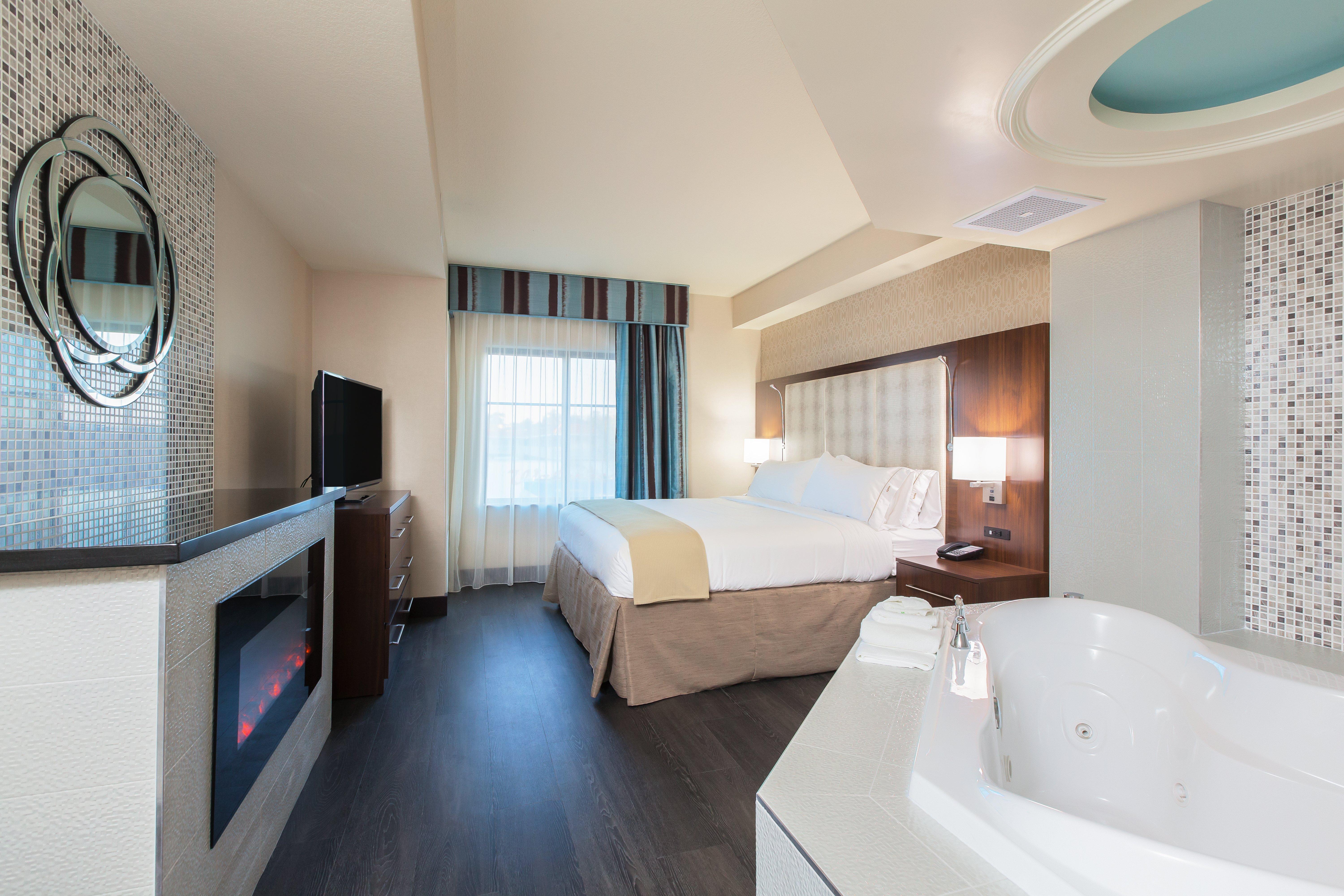 holiday inn express and suites eureka by ihg