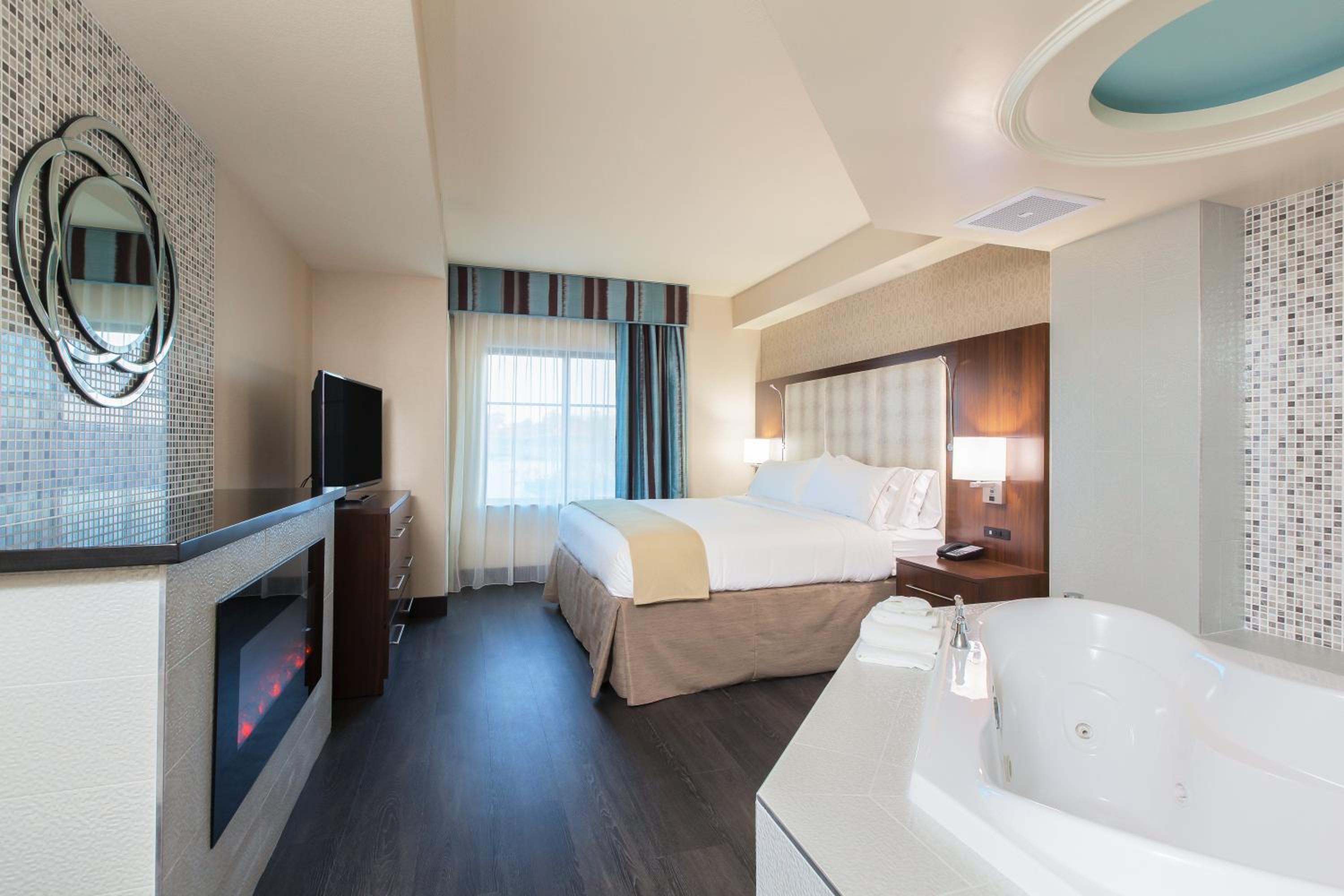 holiday inn express and suites eureka by ihg
