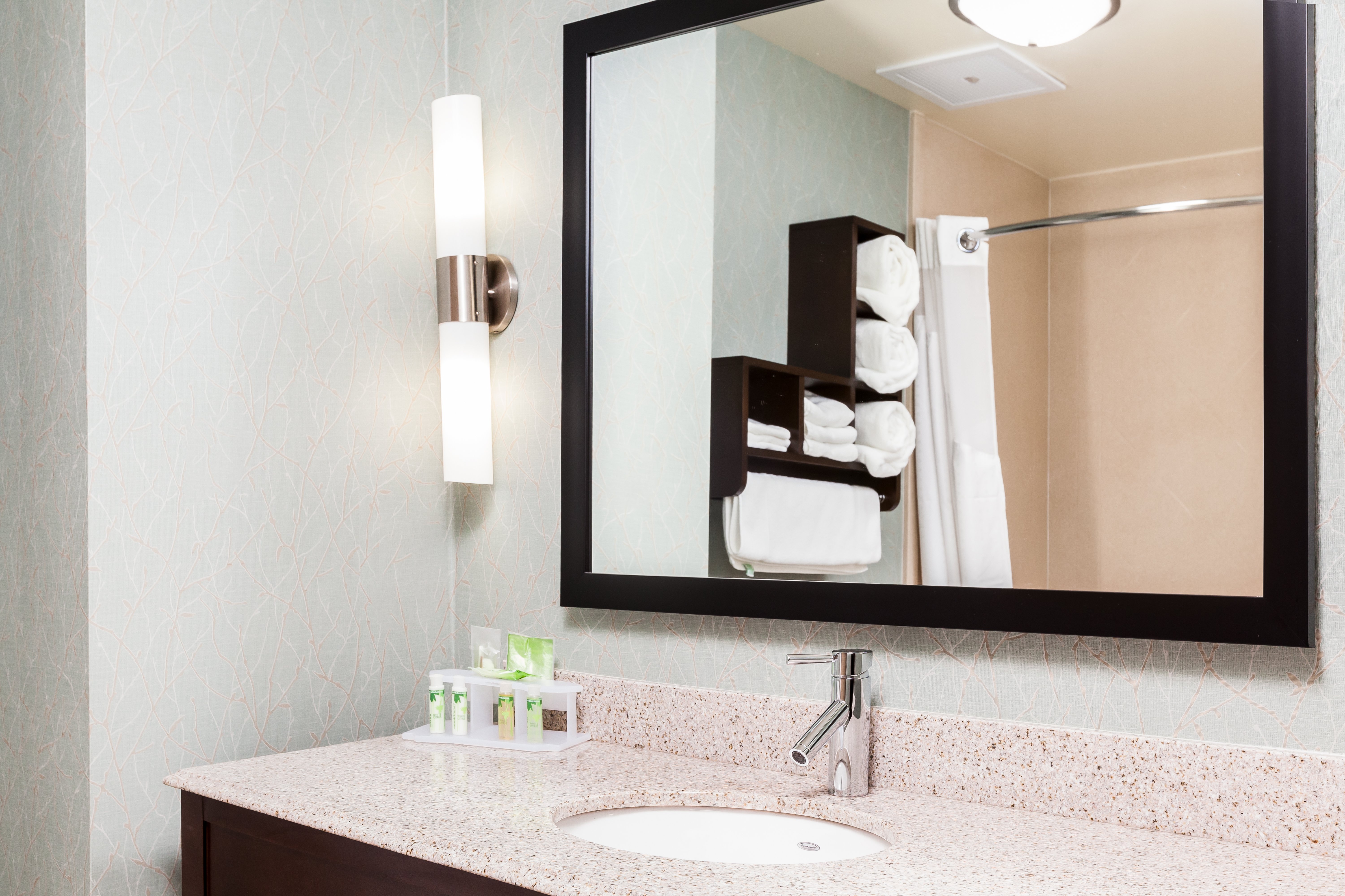holiday inn express and suites eureka by ihg