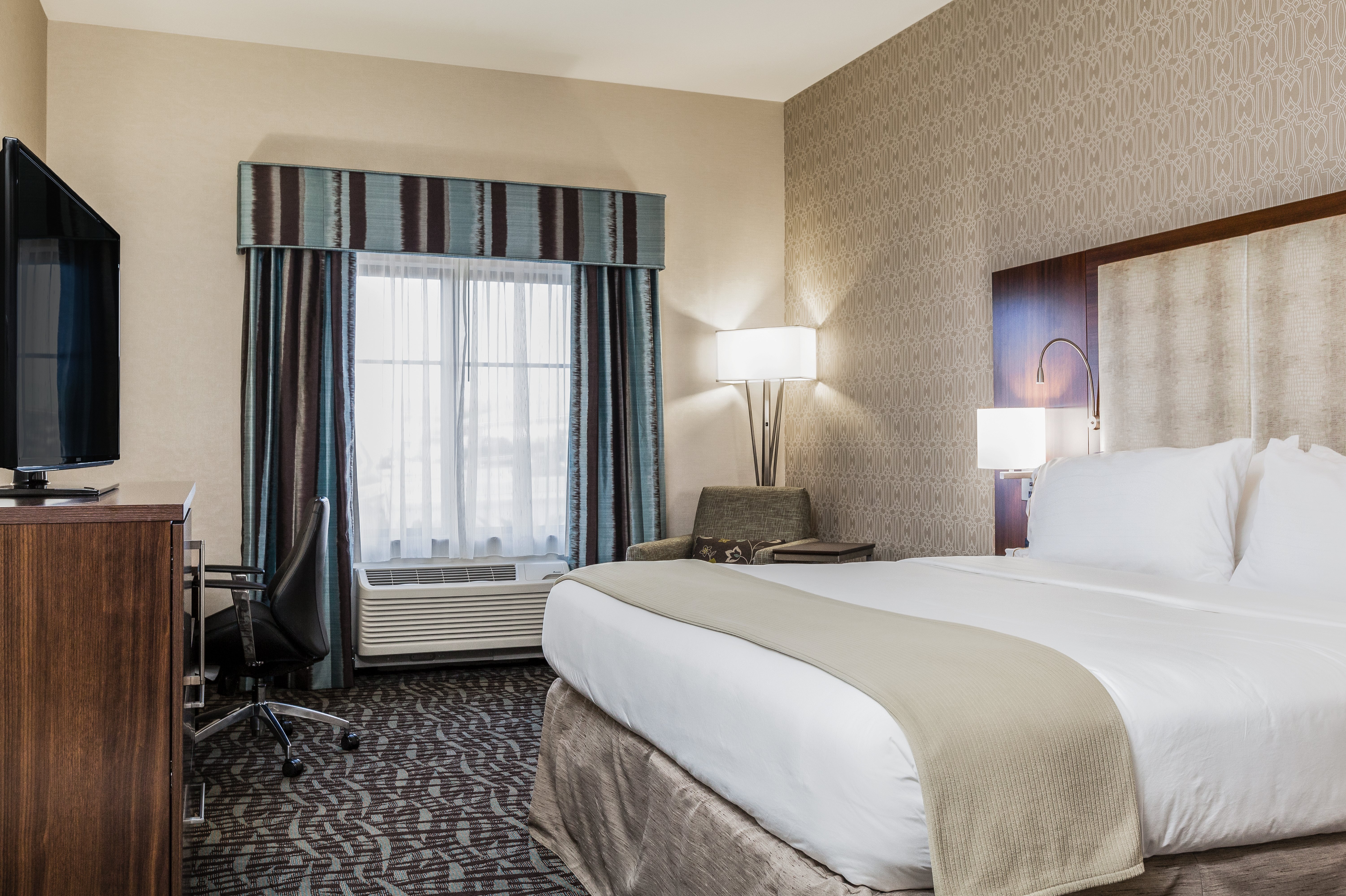 holiday inn express and suites eureka by ihg