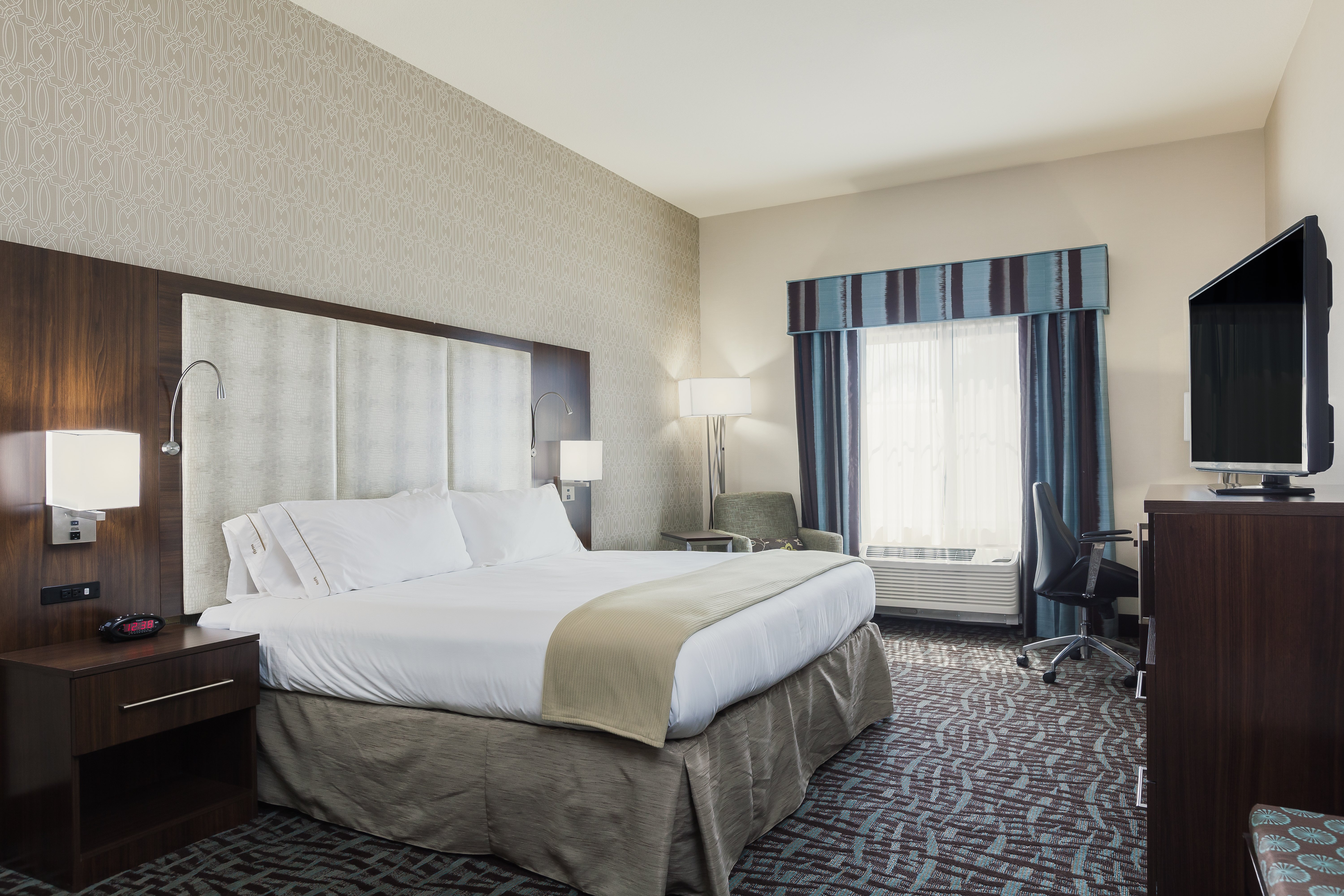 holiday inn express and suites eureka by ihg