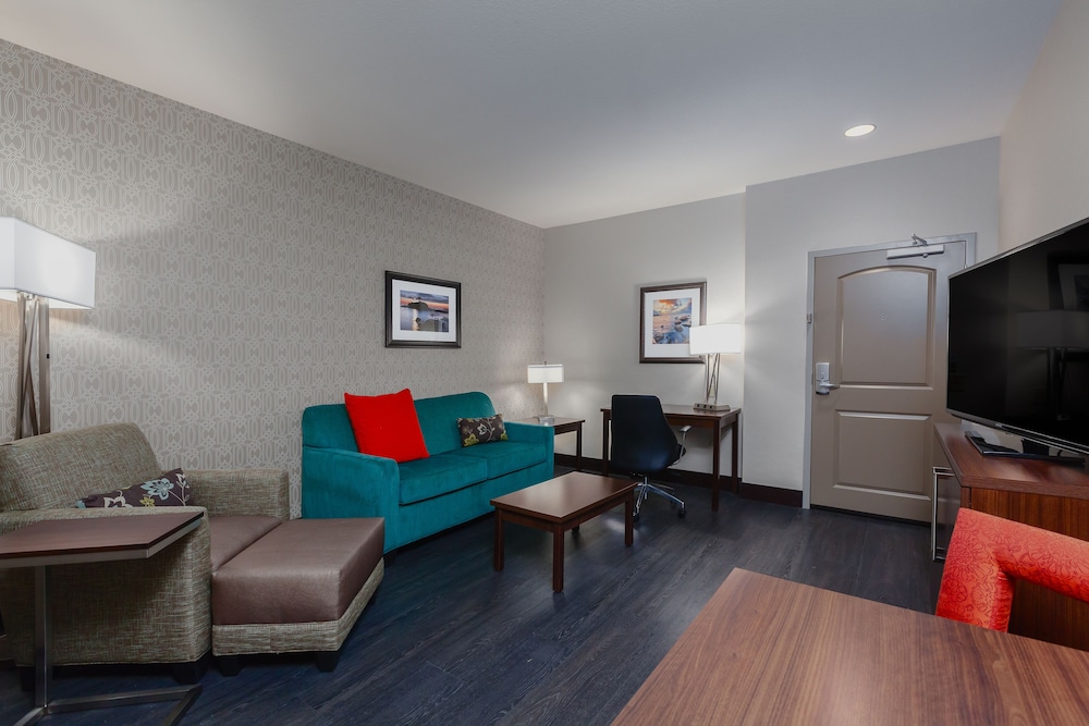 holiday inn express and suites eureka by ihg