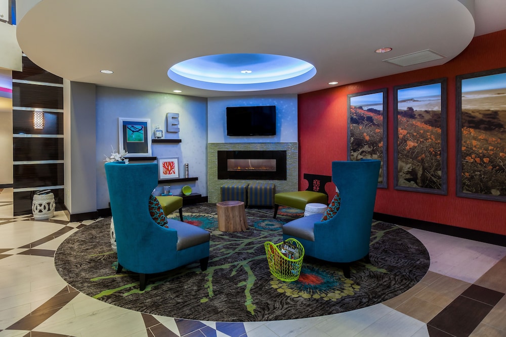 holiday inn express and suites eureka by ihg