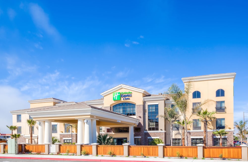 holiday inn express and suites eureka by ihg