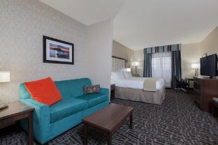 holiday inn express and suites eureka by ihg