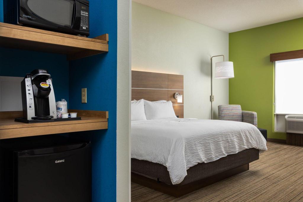 holiday inn express and suites carrollton by ihg