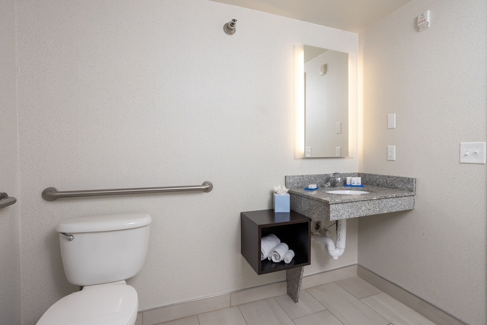 holiday inn express and suites carrollton by ihg