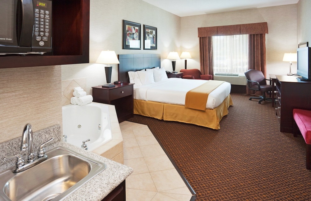 holiday inn express and suites carrollton by ihg