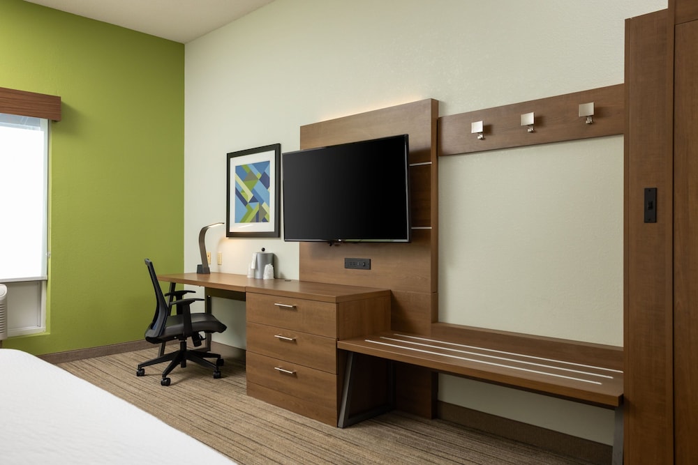 holiday inn express and suites carrollton by ihg