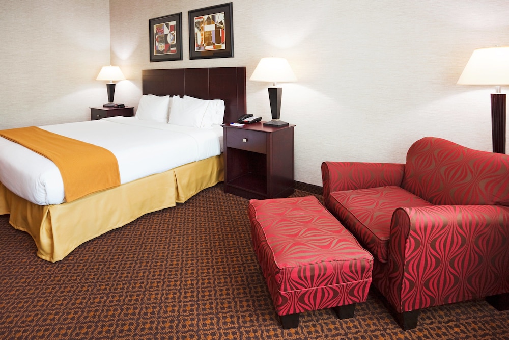 holiday inn express and suites carrollton by ihg