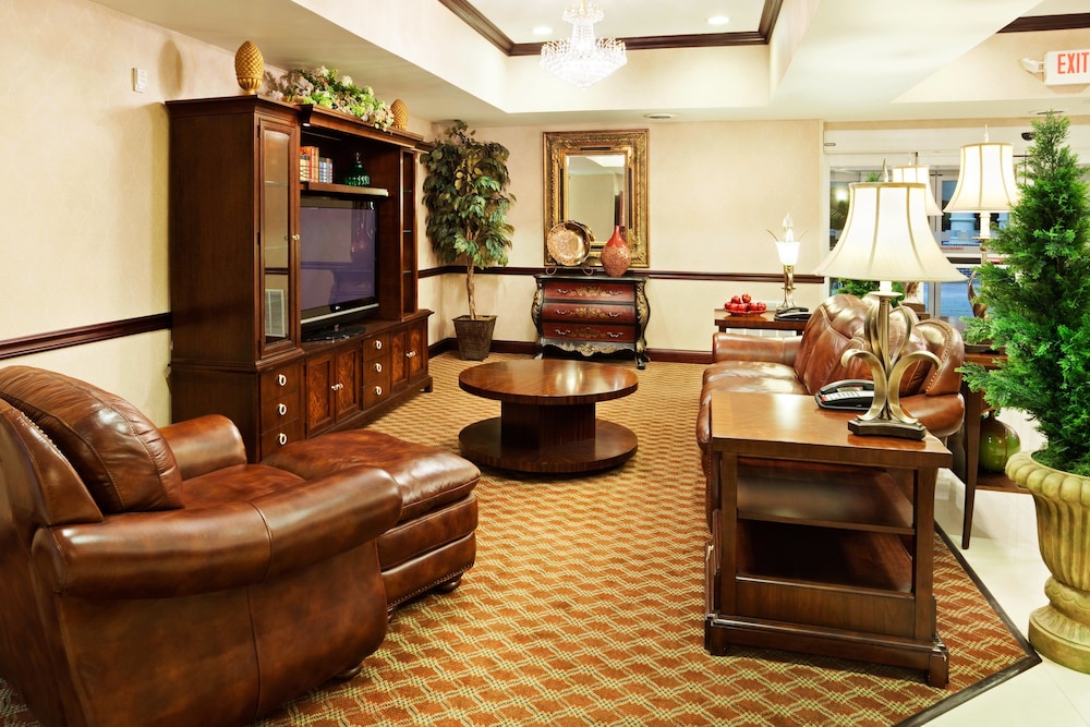 holiday inn express and suites carrollton by ihg