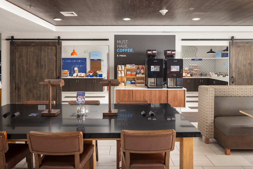 holiday inn express and suites carrollton by ihg