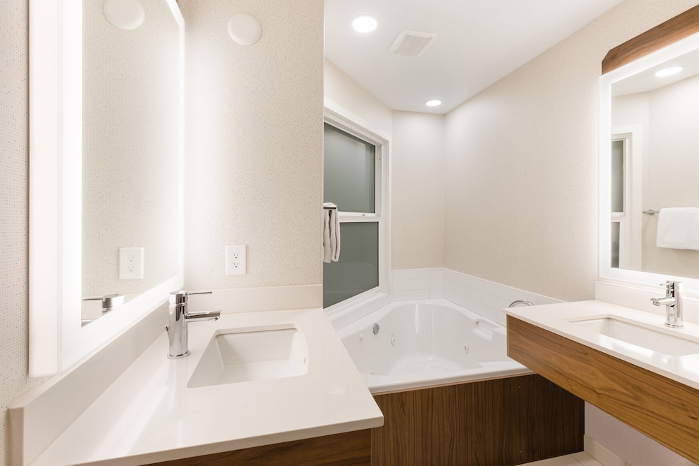 holiday inn express and suites grande prairie by ihg