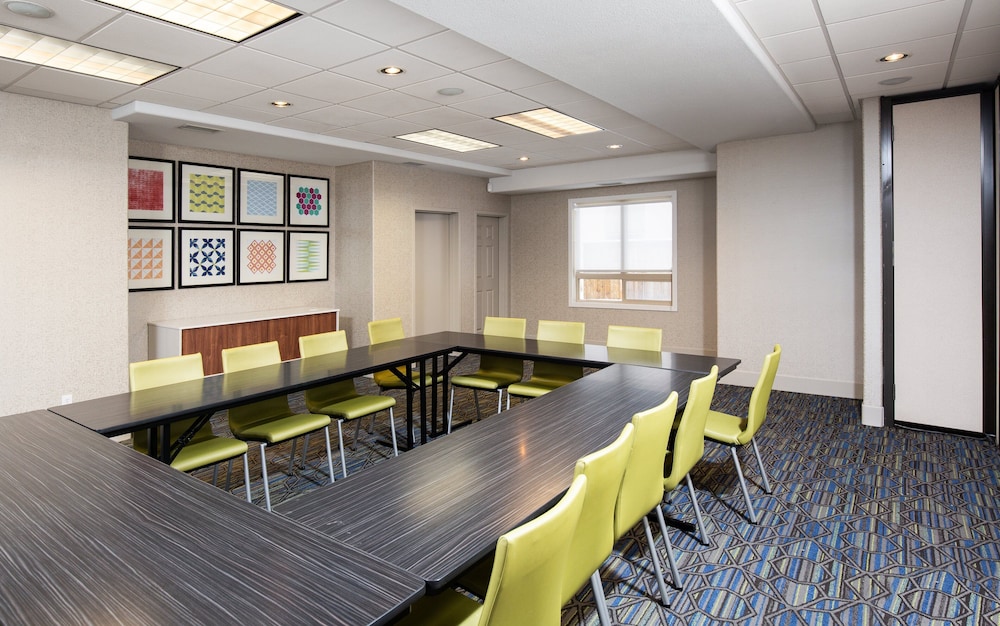 holiday inn express and suites grande prairie by ihg