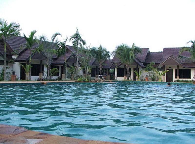 laluna hotel and resort