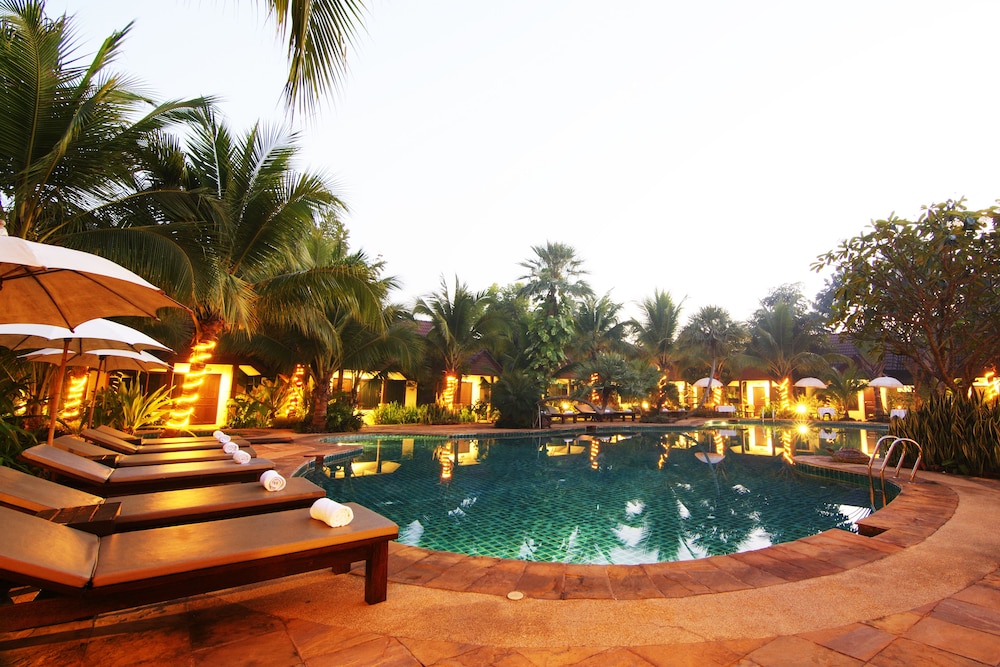 laluna hotel and resort